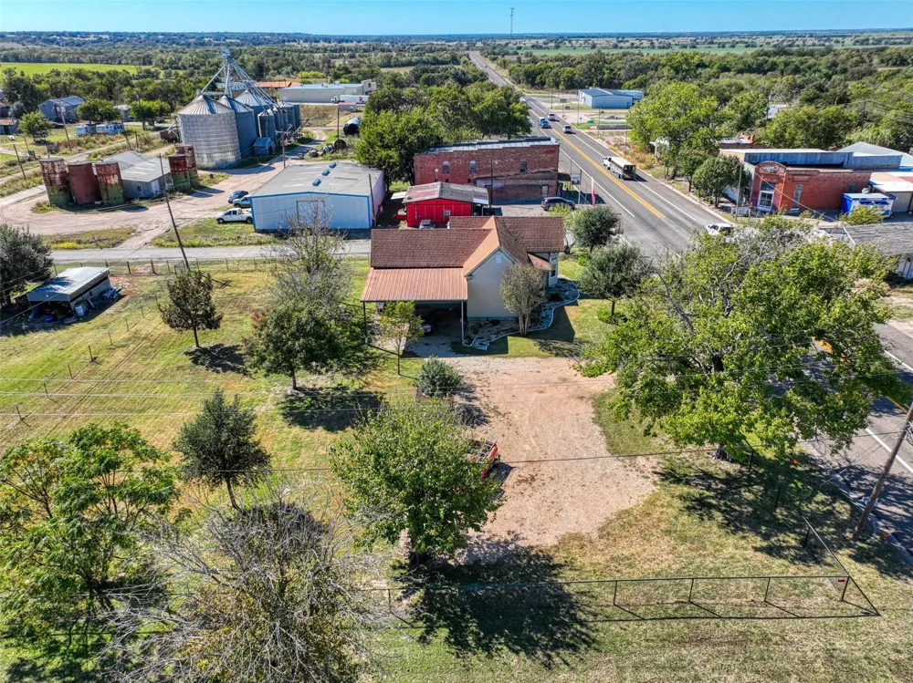 2620 State Highway 7 Chilton, TX 76632