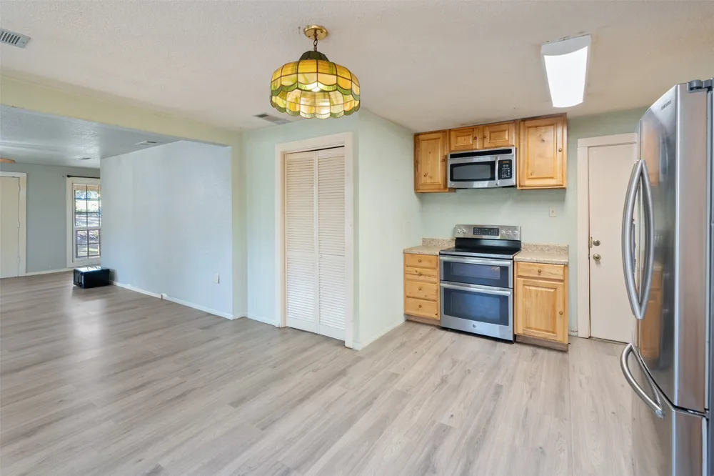 13793 An County Road 404 Palestine, TX 75803