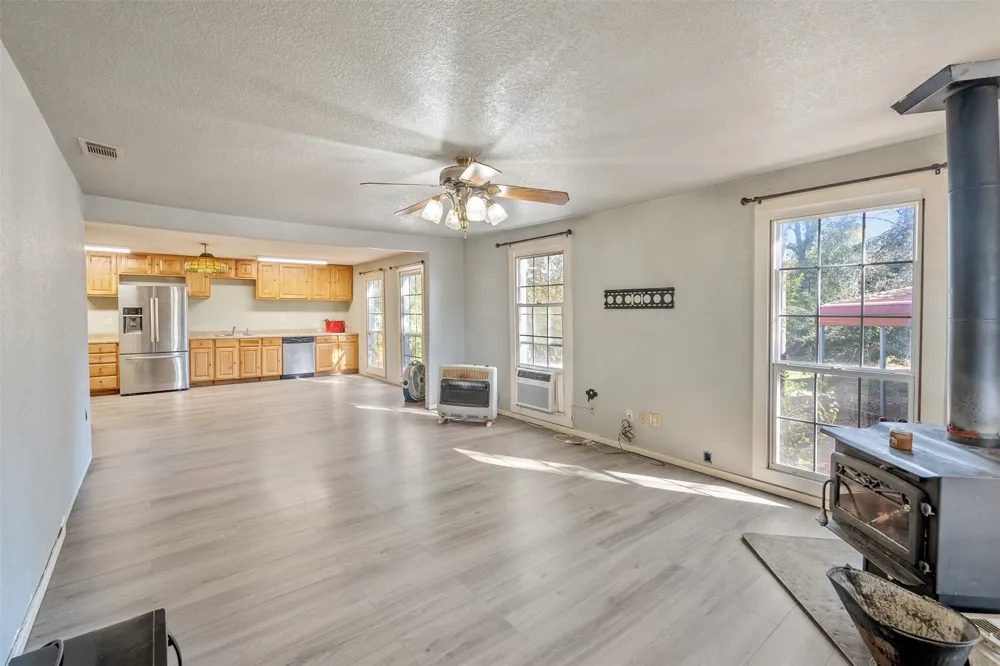 13793 An County Road 404 Palestine, TX 75803