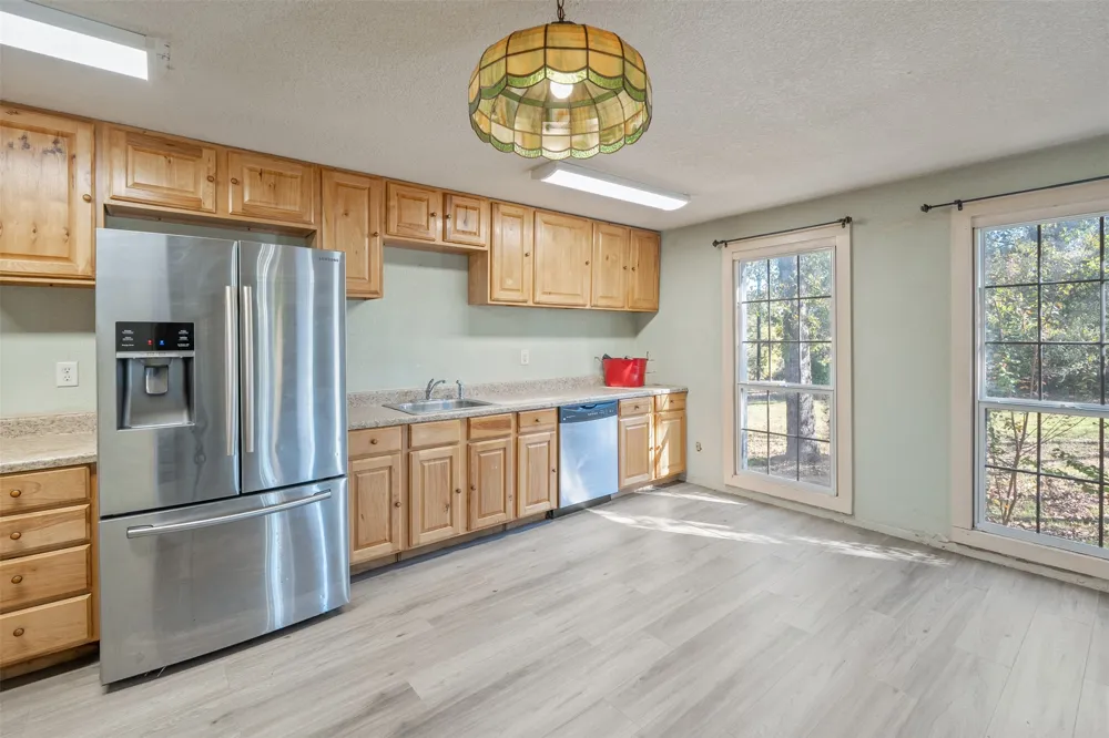 13793 An County Road 404 Palestine, TX 75803