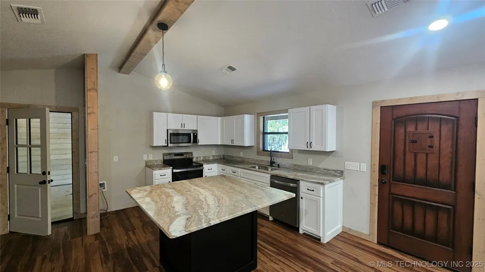 674 Pine Meadow Lane Broken Bow, OK 74728