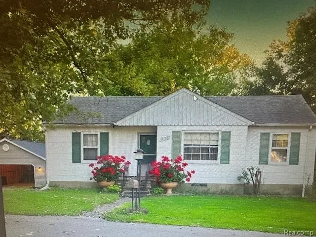 830 GRACE Northville City, MI 48168