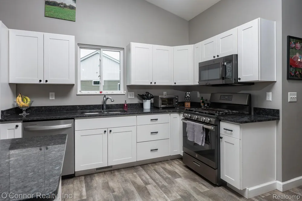 2007 Edward Lane E Kimball Township, MI 48074