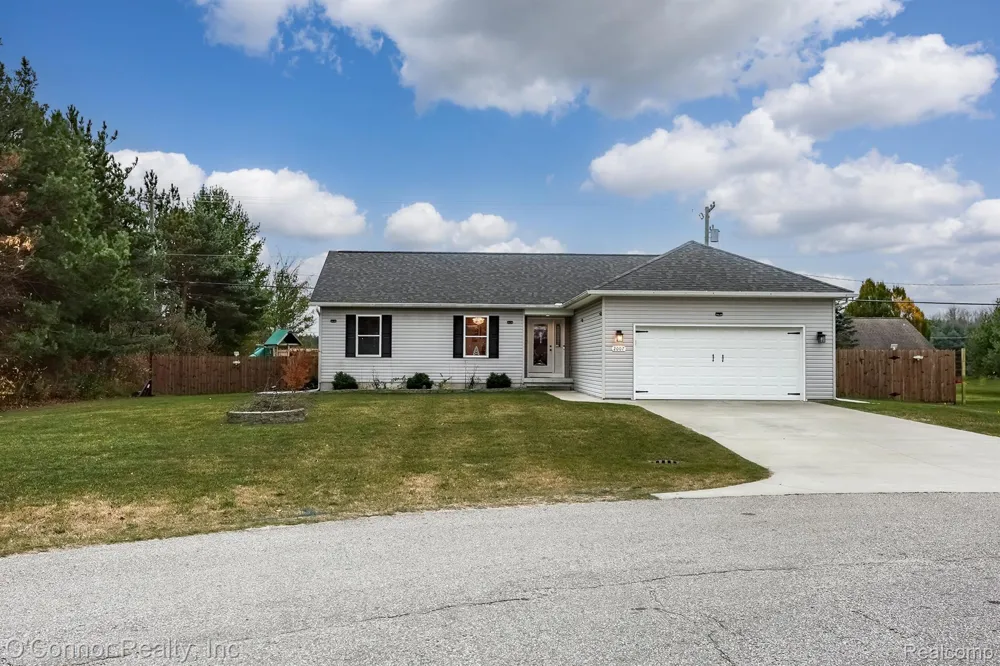 2007 Edward Lane E Kimball Township, MI 48074