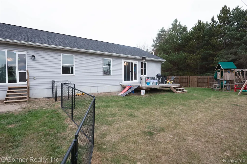 2007 Edward Lane E Kimball Township, MI 48074
