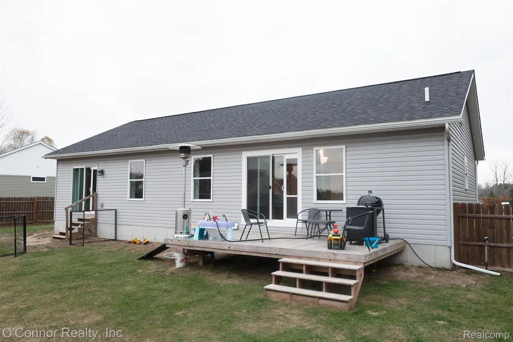 2007 Edward Lane E Kimball Township, MI 48074