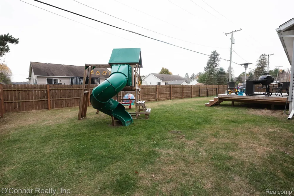 2007 Edward Lane E Kimball Township, MI 48074