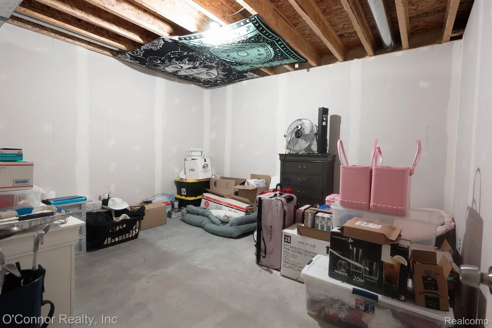 2007 Edward Lane E Kimball Township, MI 48074