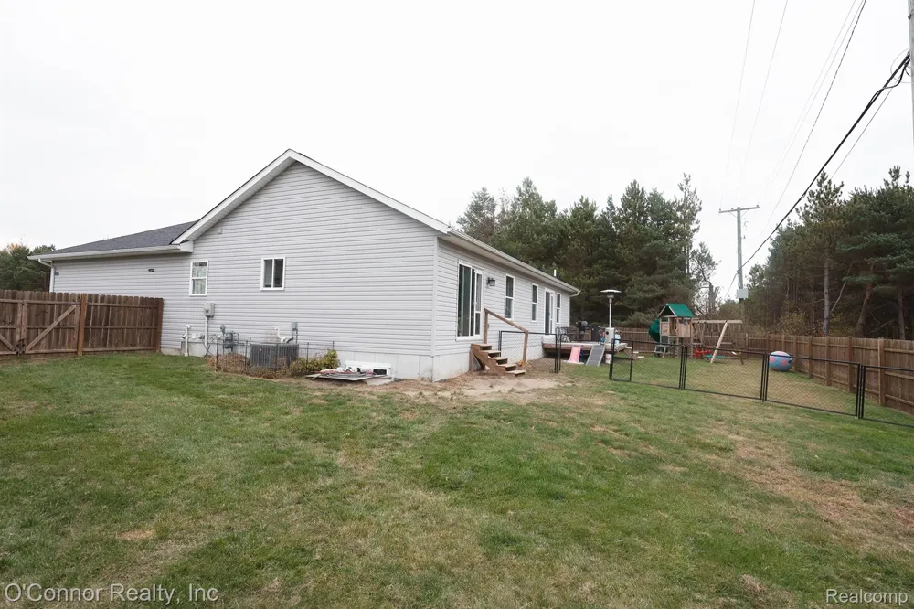 2007 Edward Lane E Kimball Township, MI 48074