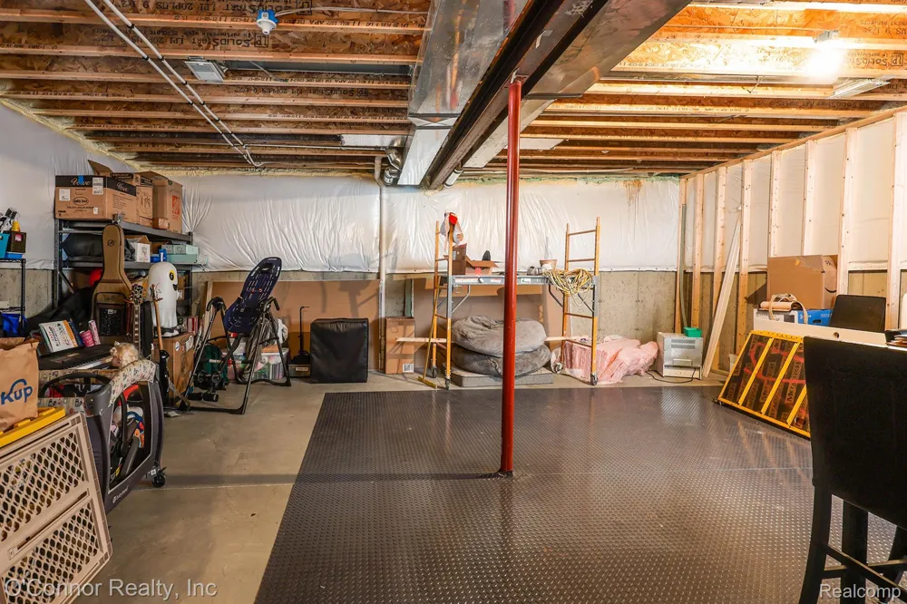 2007 Edward Lane E Kimball Township, MI 48074