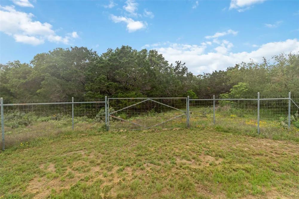 1306 Thousand Oaks Loop San Marcos, TX 78666