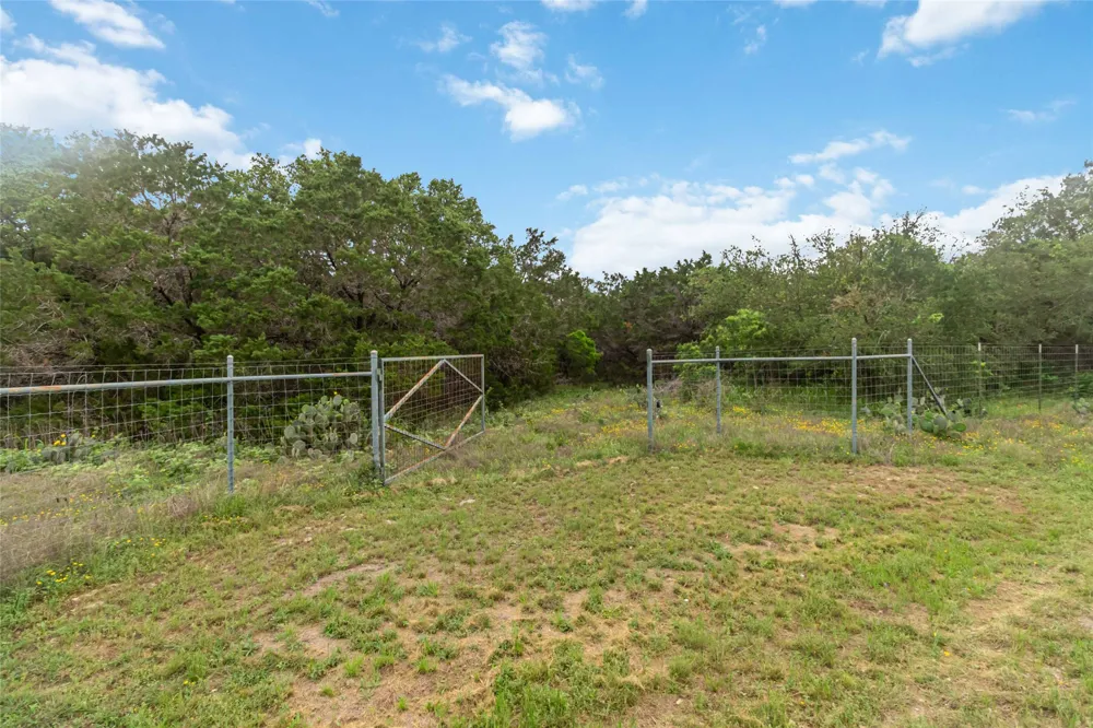 1306 Thousand Oaks Loop San Marcos, TX 78666