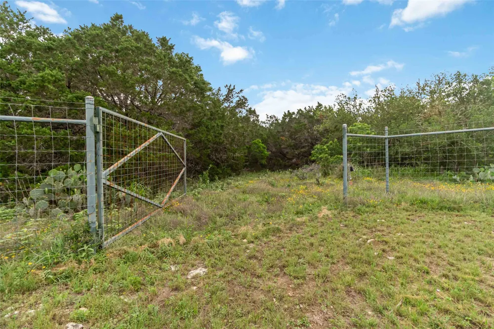 1306 Thousand Oaks Loop San Marcos, TX 78666