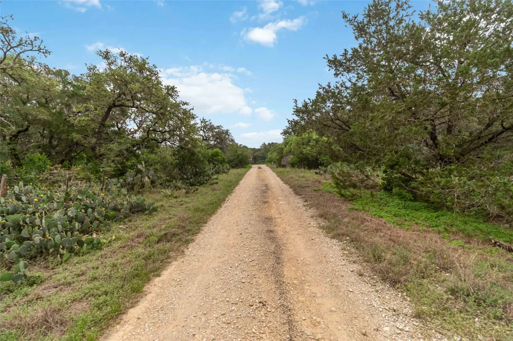 1306 Thousand Oaks Loop San Marcos, TX 78666