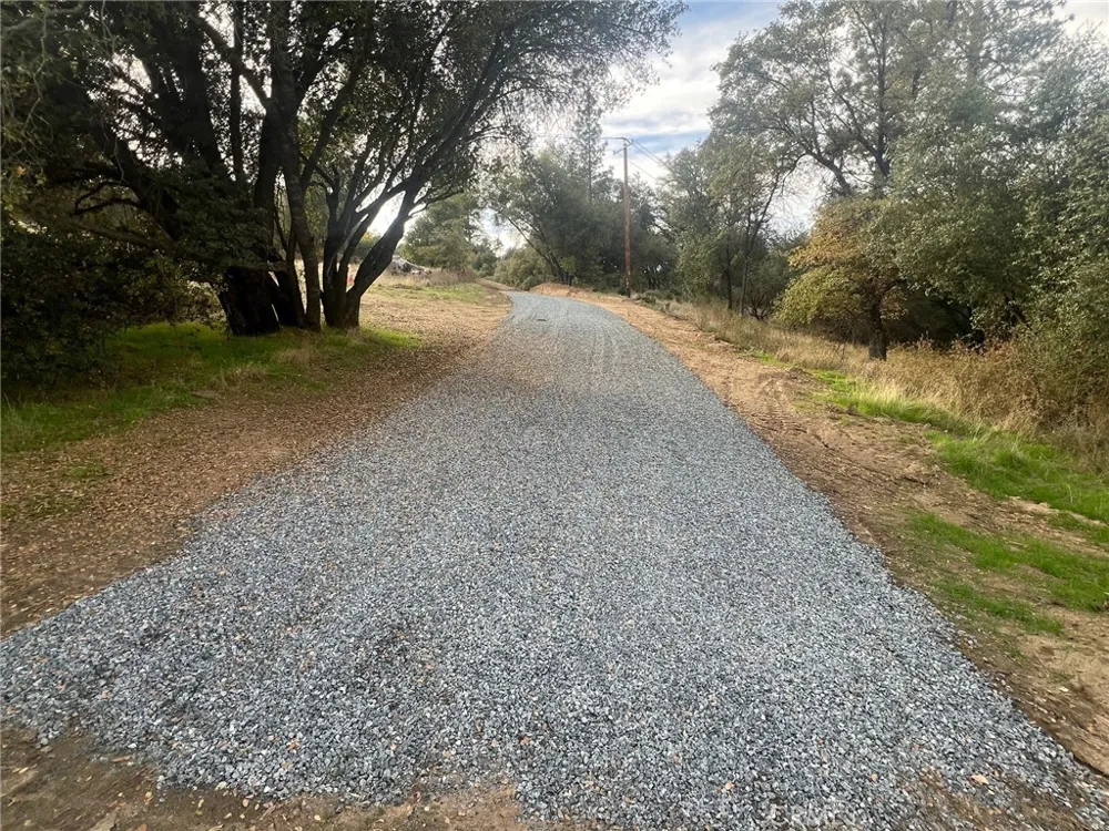 Hangtree Court Oakhurst, CA 93644