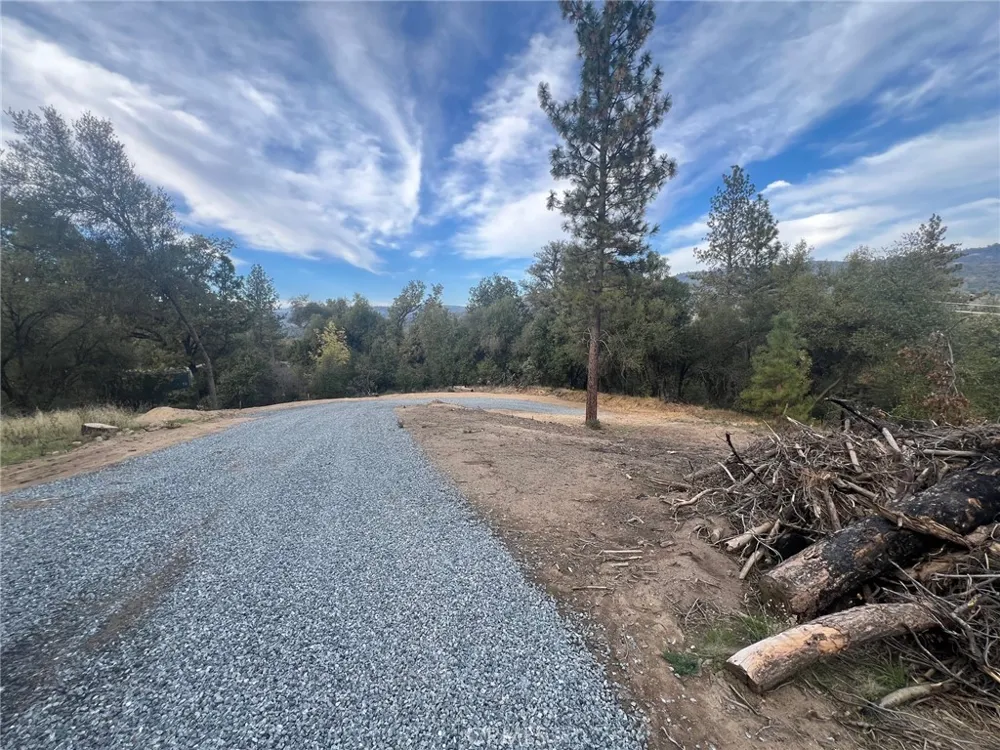 Hangtree Court Oakhurst, CA 93644