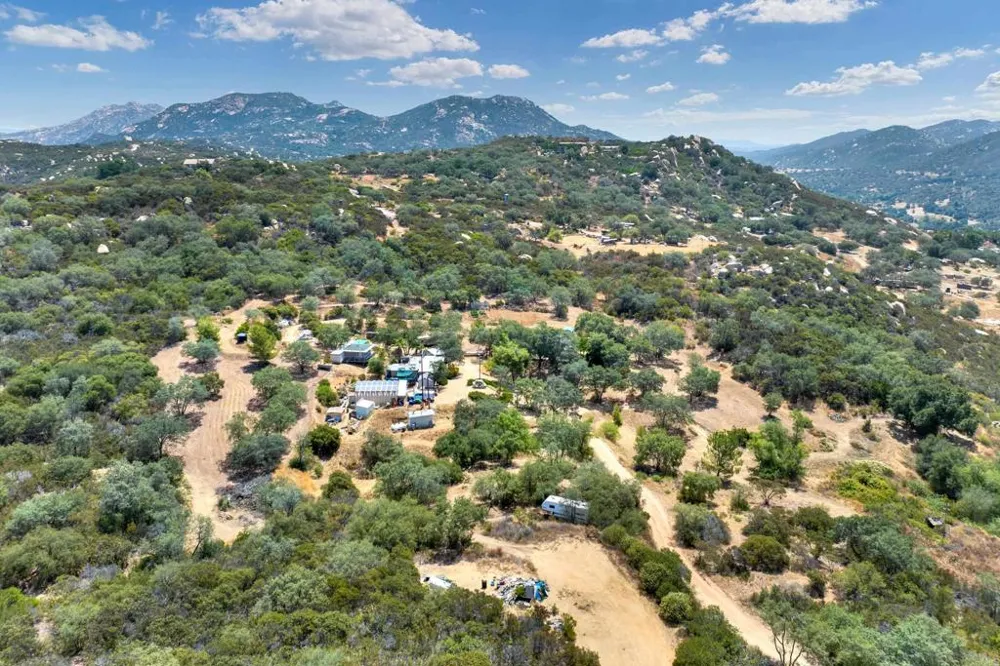 17368 Skyline Truck Trail Jamul, CA 91935