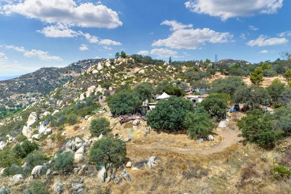 17368 Skyline Truck Trail Jamul, CA 91935