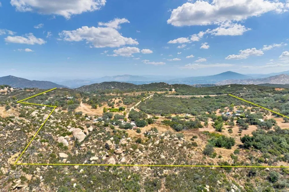 17368 Skyline Truck Trail Jamul, CA 91935