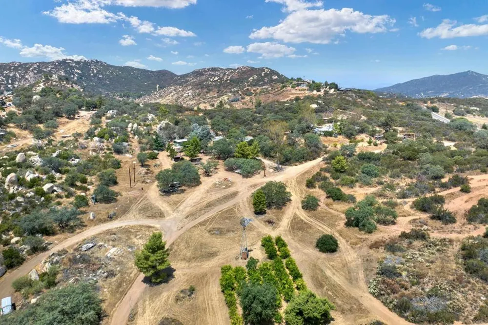 17368 Skyline Truck Trail Jamul, CA 91935