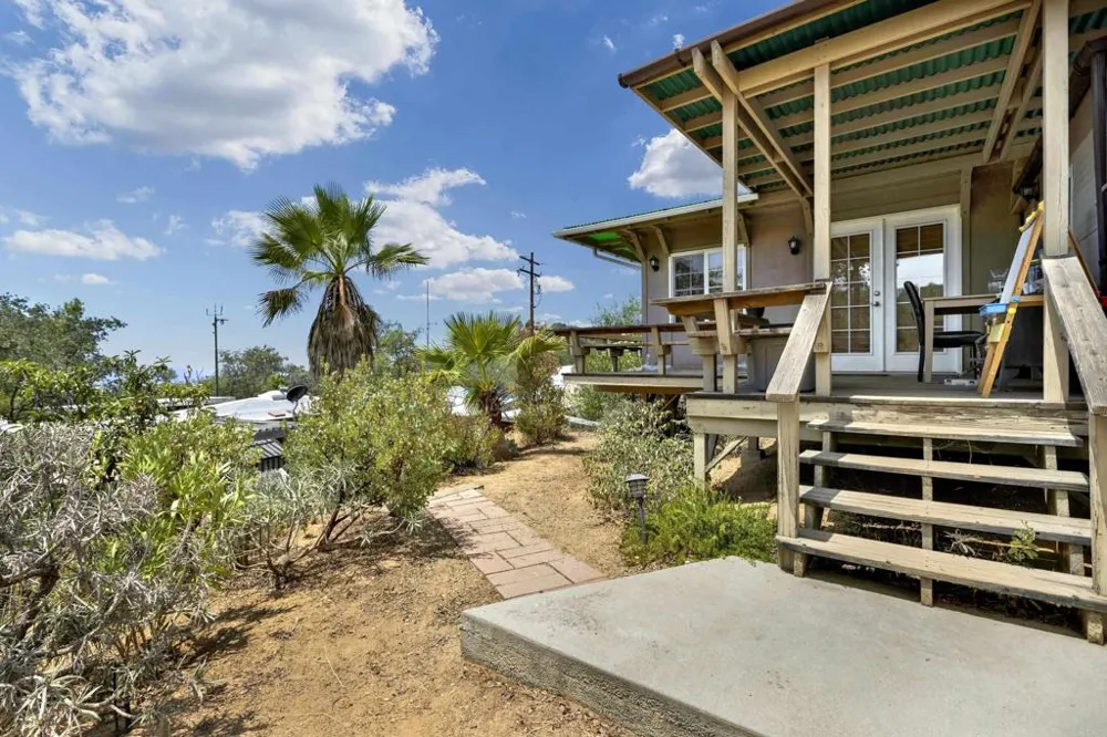 17368 Skyline Truck Trail Jamul, CA 91935