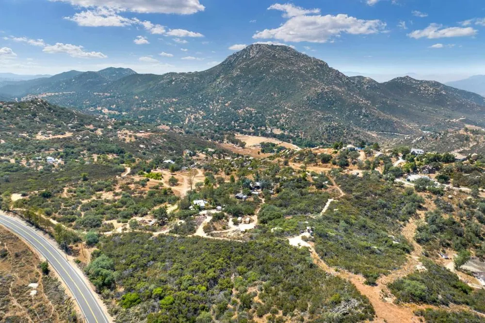 17368 Skyline Truck Trail Jamul, CA 91935