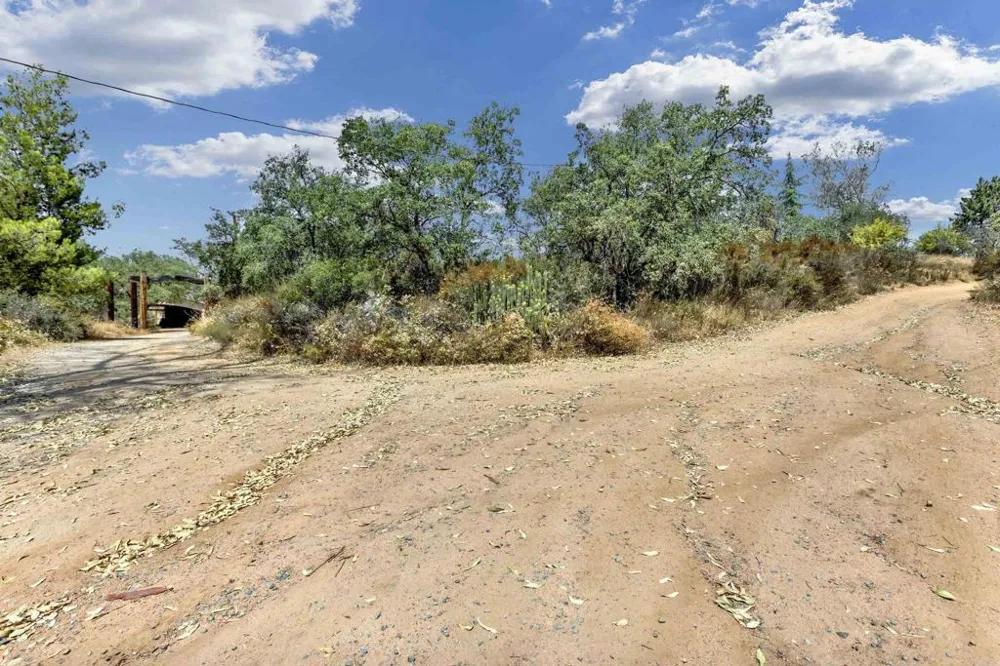 17368 Skyline Truck Trail Jamul, CA 91935