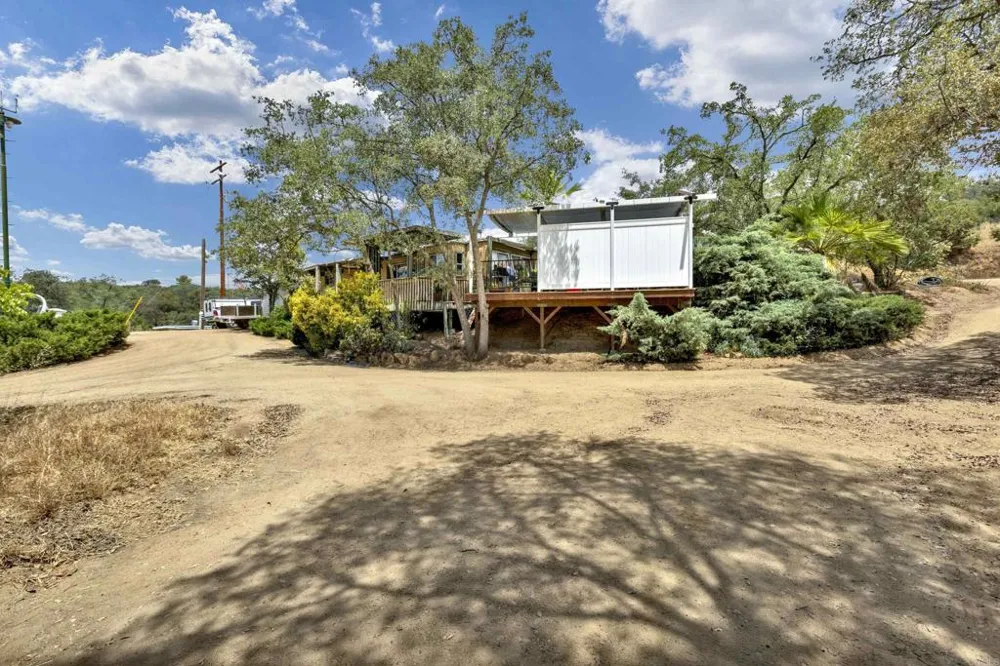17368 Skyline Truck Trail Jamul, CA 91935
