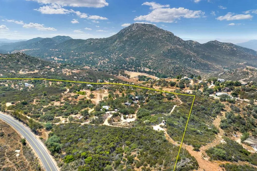 17368 Skyline Truck Trail Jamul, CA 91935