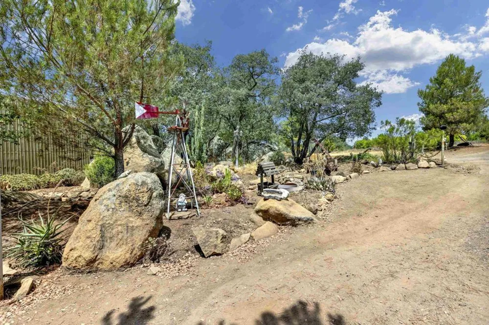 17368 Skyline Truck Trail Jamul, CA 91935