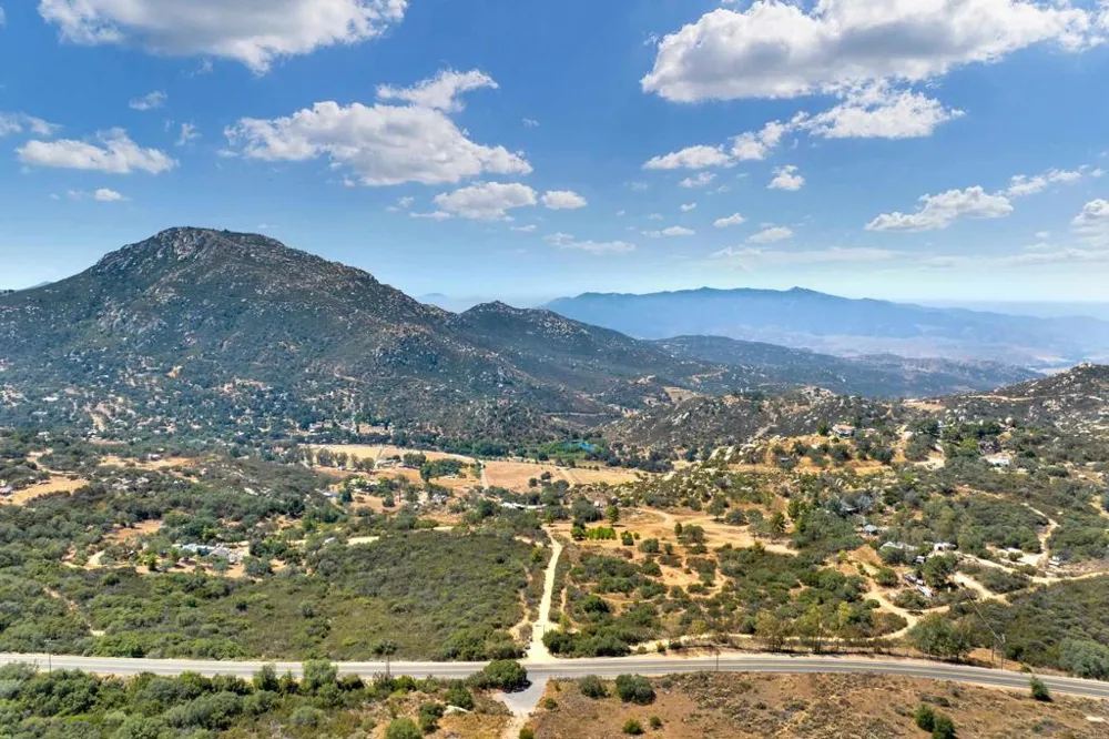 17368 Skyline Truck Trail Jamul, CA 91935