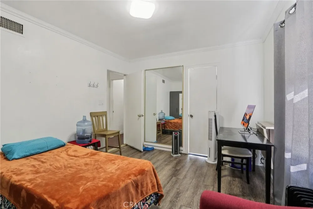 8345 Kester Panorama City, CA 91402