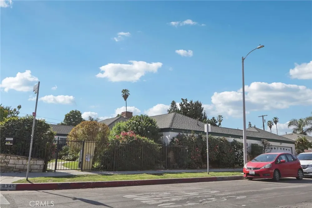 8345 Kester Panorama City, CA 91402