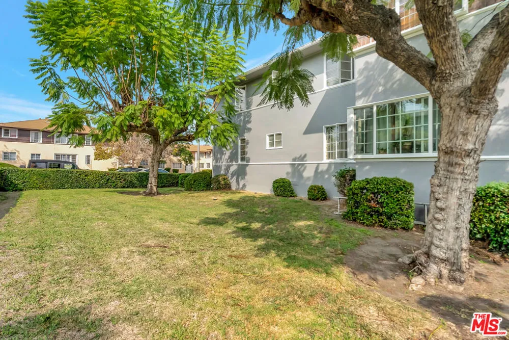 4034 Abourne Road #B Los Angeles, CA 90008