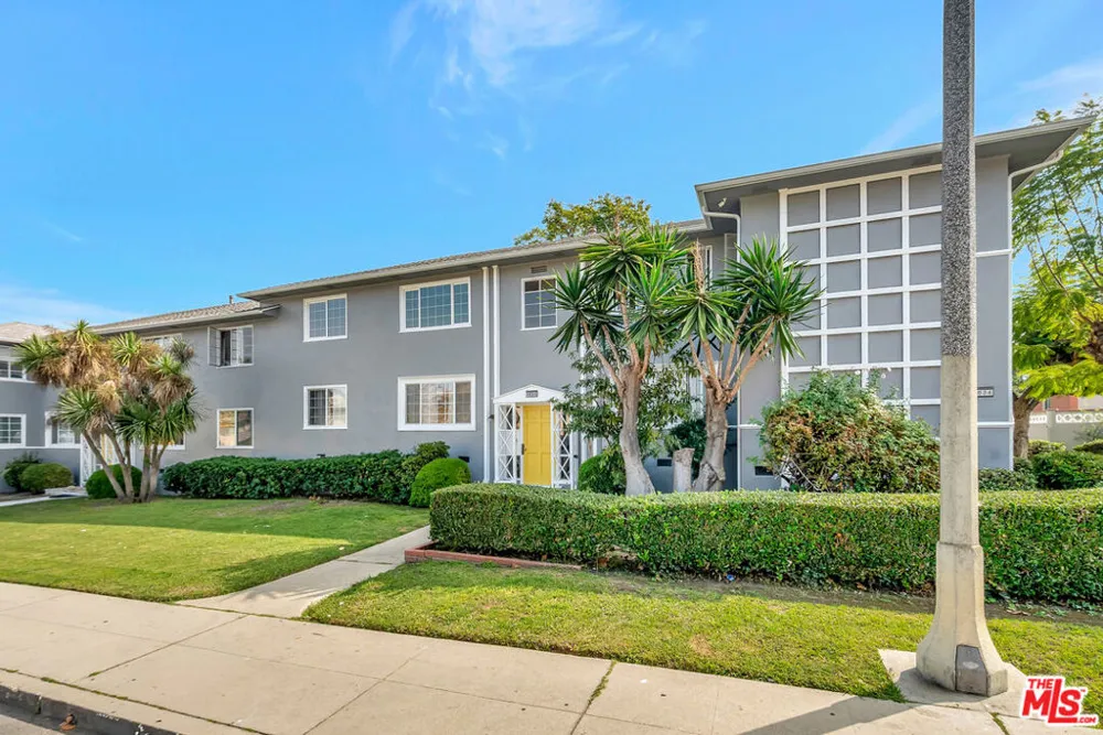 4034 Abourne Road #B Los Angeles, CA 90008