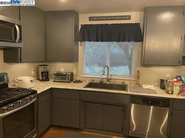 3710 Lakeview Dr Shingle Springs, CA 95682