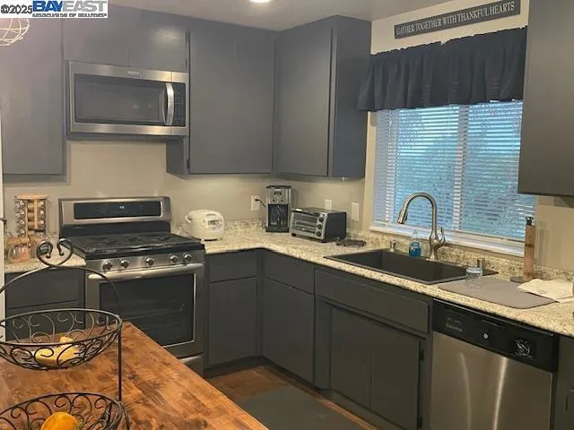3710 Lakeview Dr Shingle Springs, CA 95682