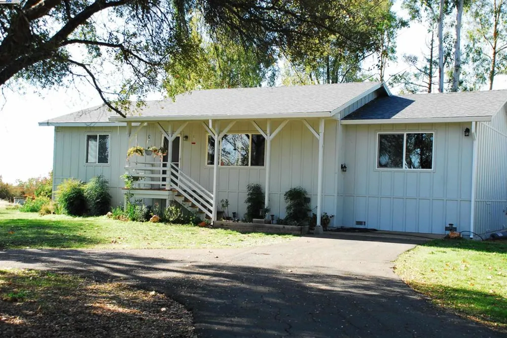 3710 Lakeview Dr Shingle Springs, CA 95682