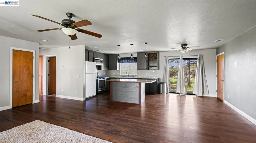 3710 Lakeview Dr Shingle Springs, CA 95682