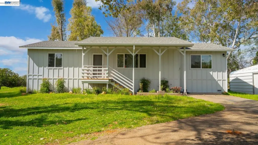 3710 Lakeview Dr Shingle Springs, CA 95682