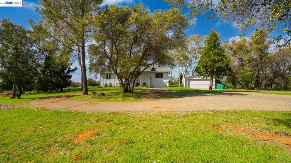 3710 Lakeview Dr Shingle Springs, CA 95682