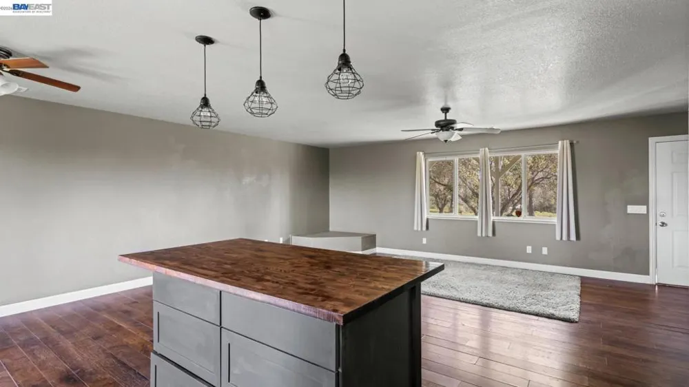 3710 Lakeview Dr Shingle Springs, CA 95682