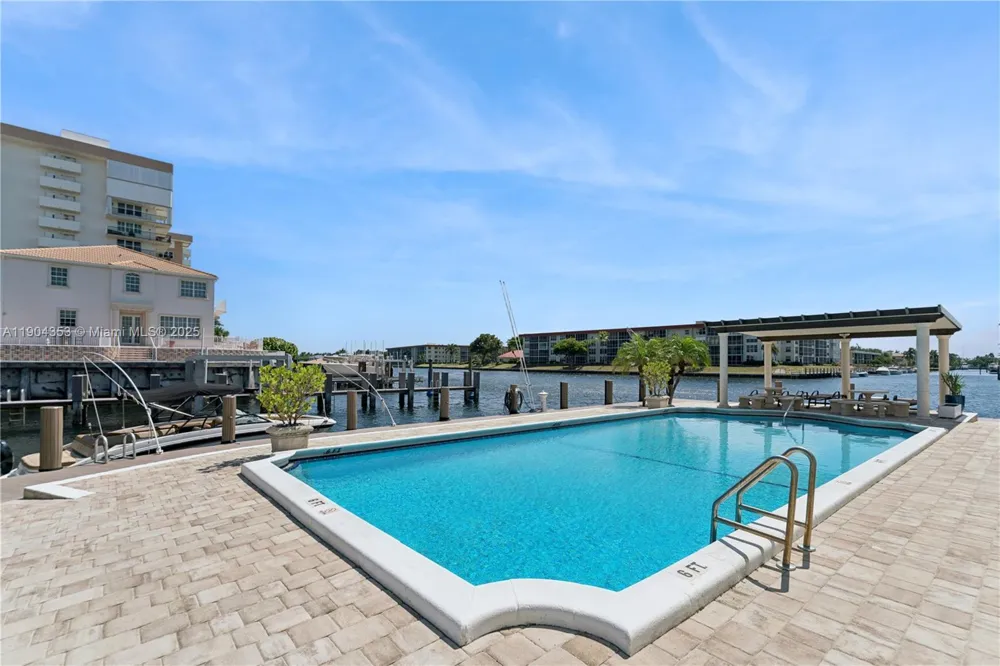1160 Hillsboro Mile #901 Hillsboro Beach, FL 33062