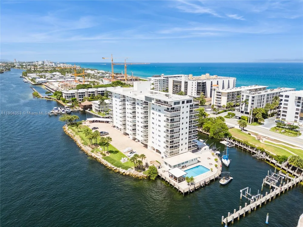 1160 Hillsboro Mile #901 Hillsboro Beach, FL 33062