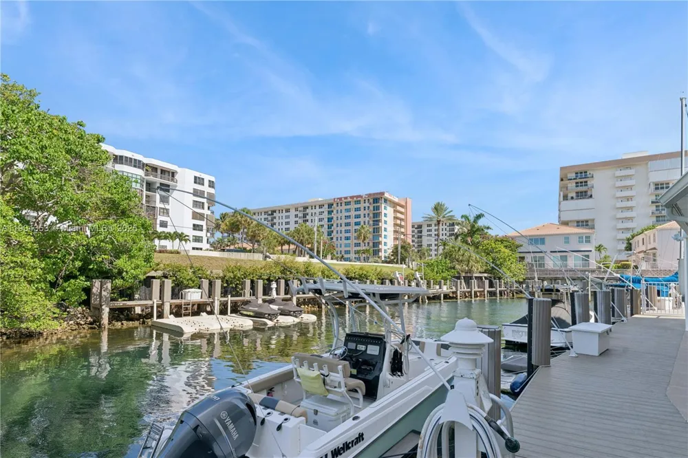 1160 Hillsboro Mile #901 Hillsboro Beach, FL 33062