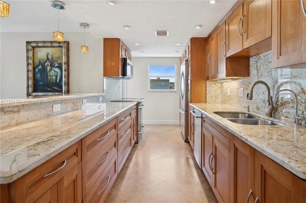 1160 Hillsboro Mile #901 Hillsboro Beach, FL 33062