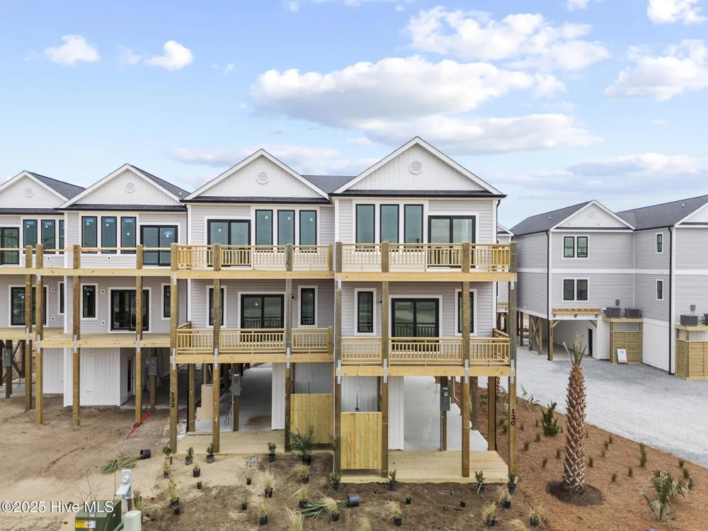 122 Shell Road Surf City, NC 28445