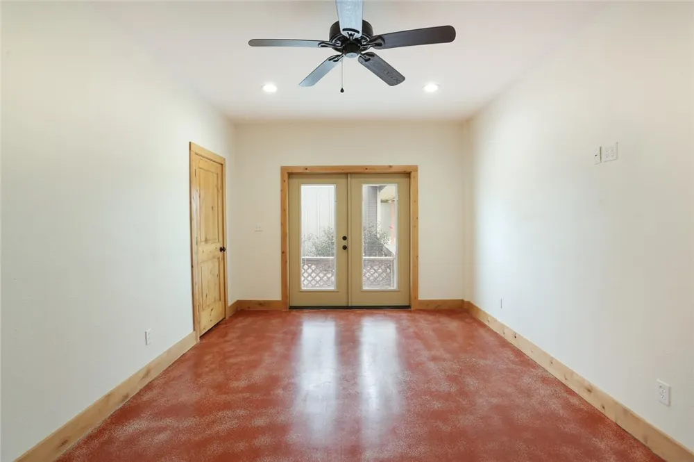 891 Hopkinsville Rd Cuero, TX 77954
