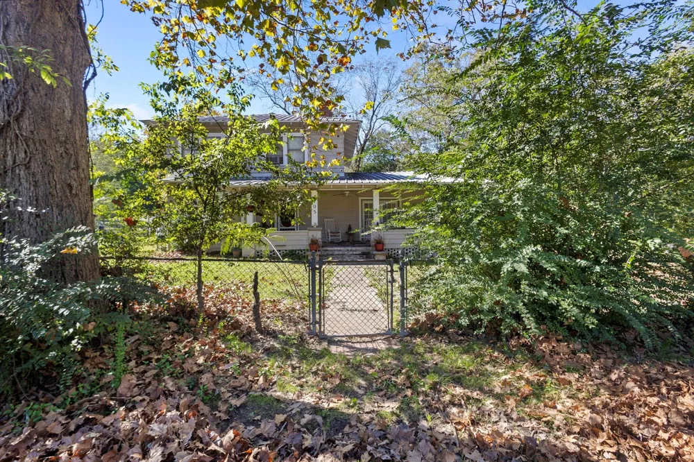 105 Mann Street Colmesneil, TX 75938