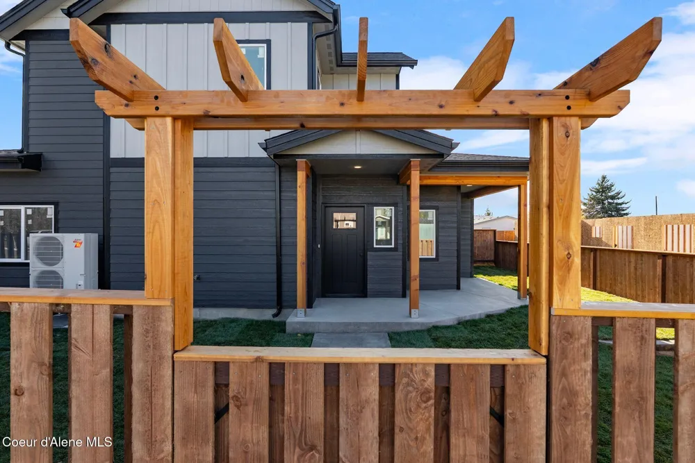 1683 Onyx Court Sandpoint, ID 83864